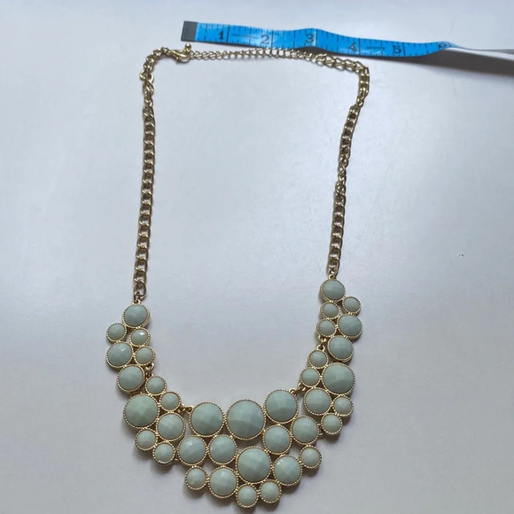 Aldo Seafoam and‎ Gold Statement Necklace Green Gemstone Wedding - Picture 4 of 7